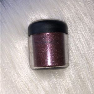 Brand new MAC blackened red pigment pot